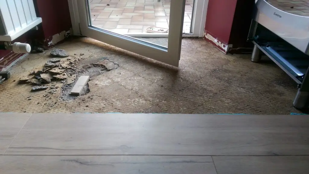 Porte qui frotte au sol méthodes de réparation PortesetVolets